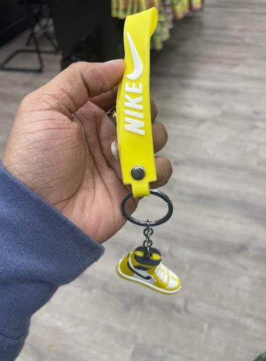 JORDAN 1 KEYCHAIN (YELLOW)