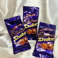 CADBURY SHOTS 15gWITH HANGER (UK)