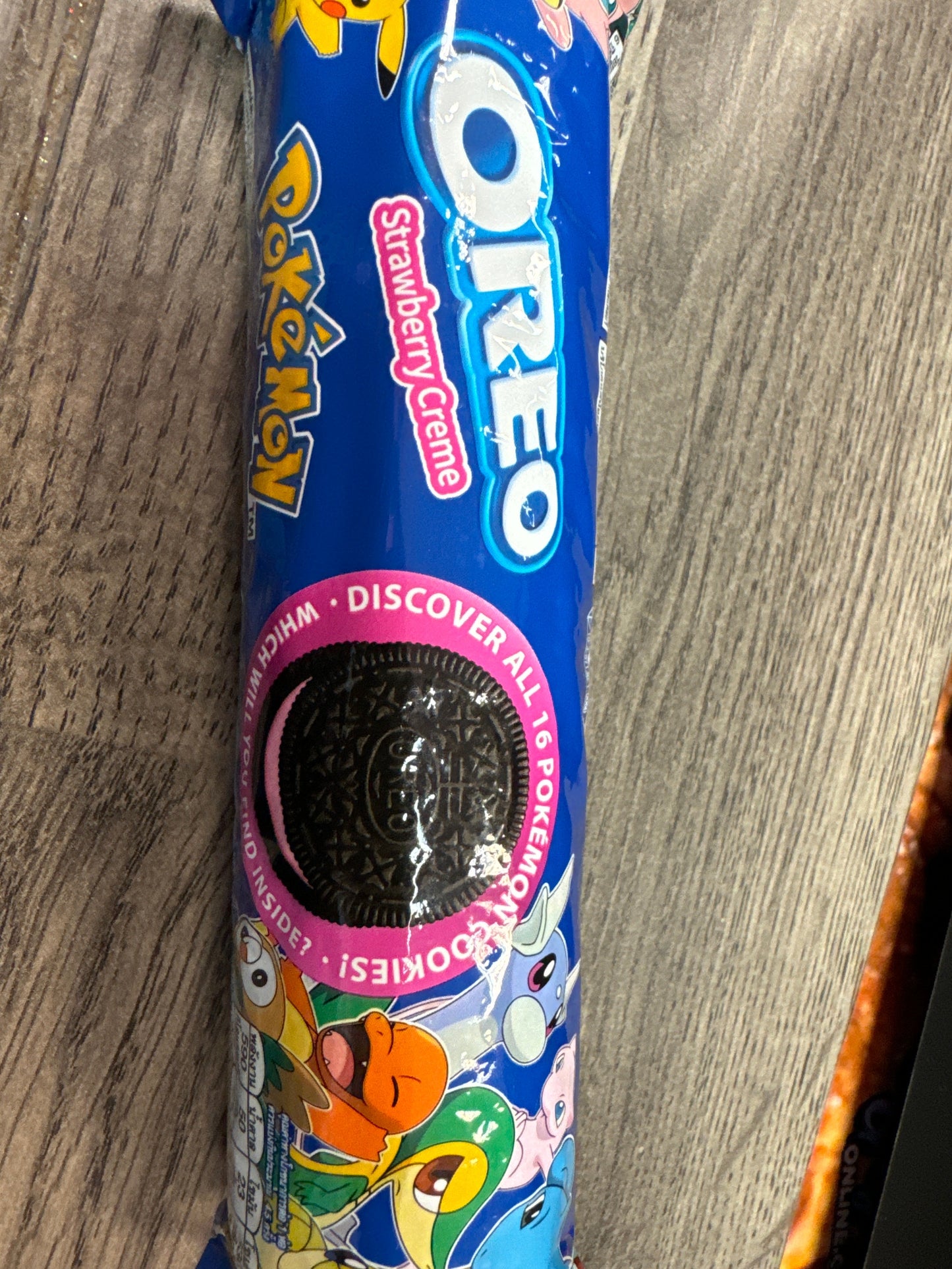 OREO POKEMON STRAWBERRY CREME (INDONESIA)
