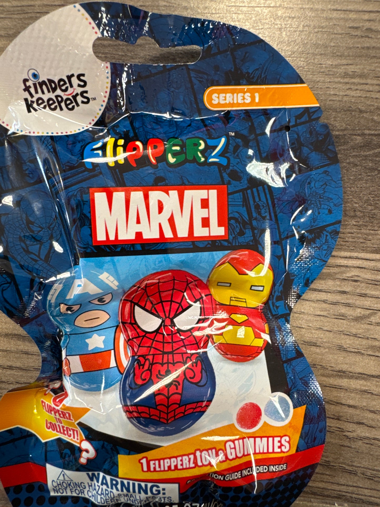 Marvel Flipperz With Gummy