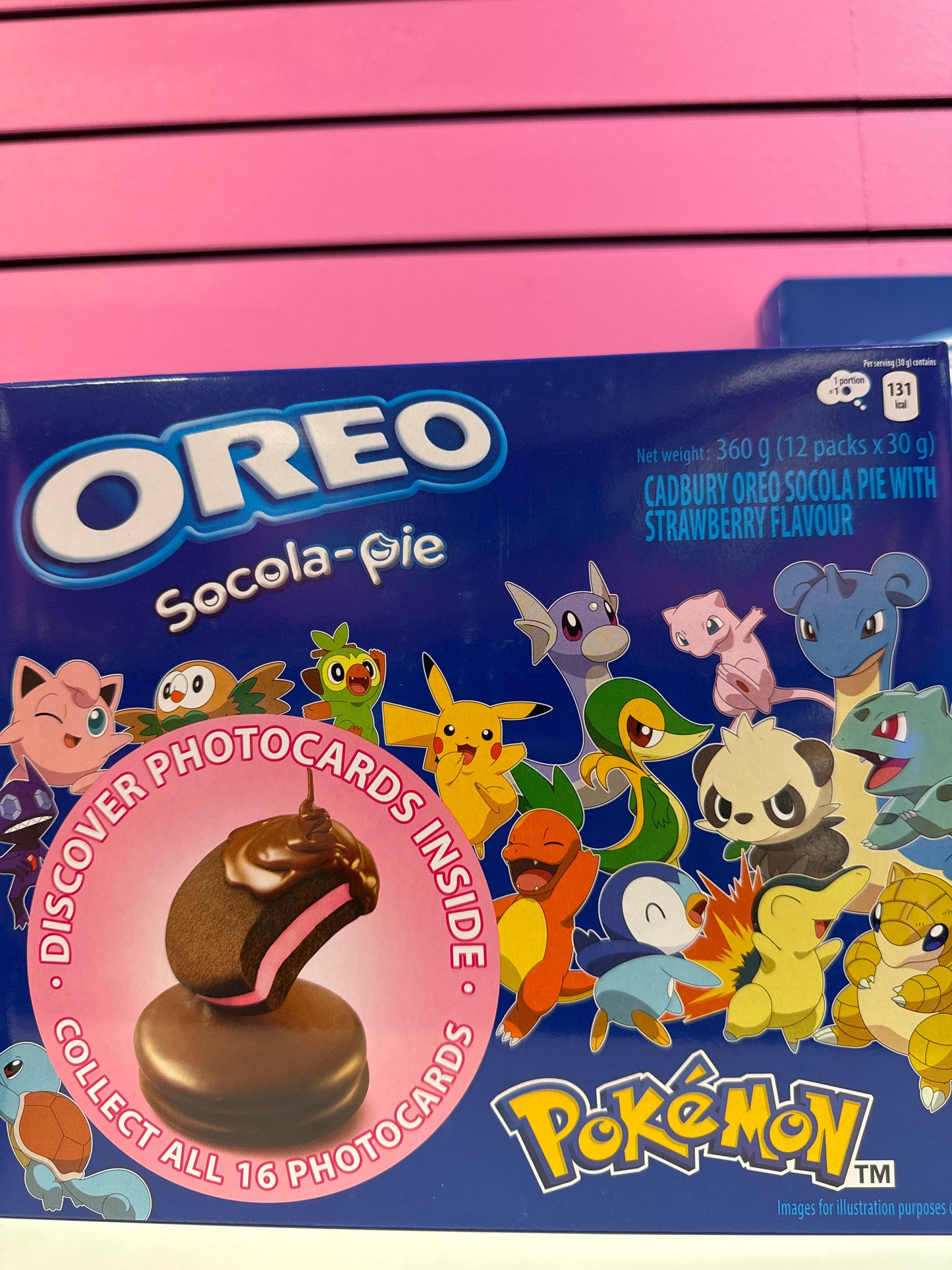 OREO SOCOLA PIE WITH STRAWBERRY FILLING (VIETNAM)