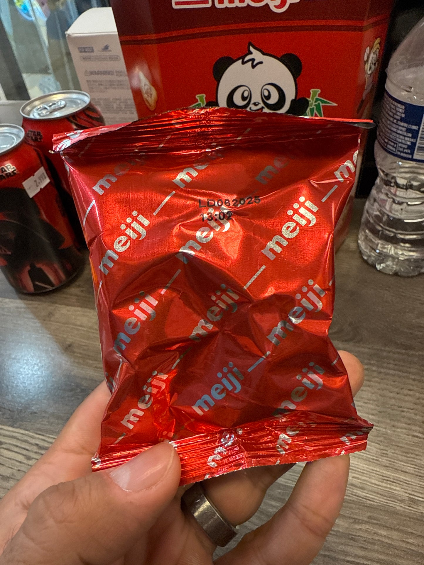 MEIJI HELLO PANDA CHOCOLATE CREME FILLED COOKIES BAG (USA)