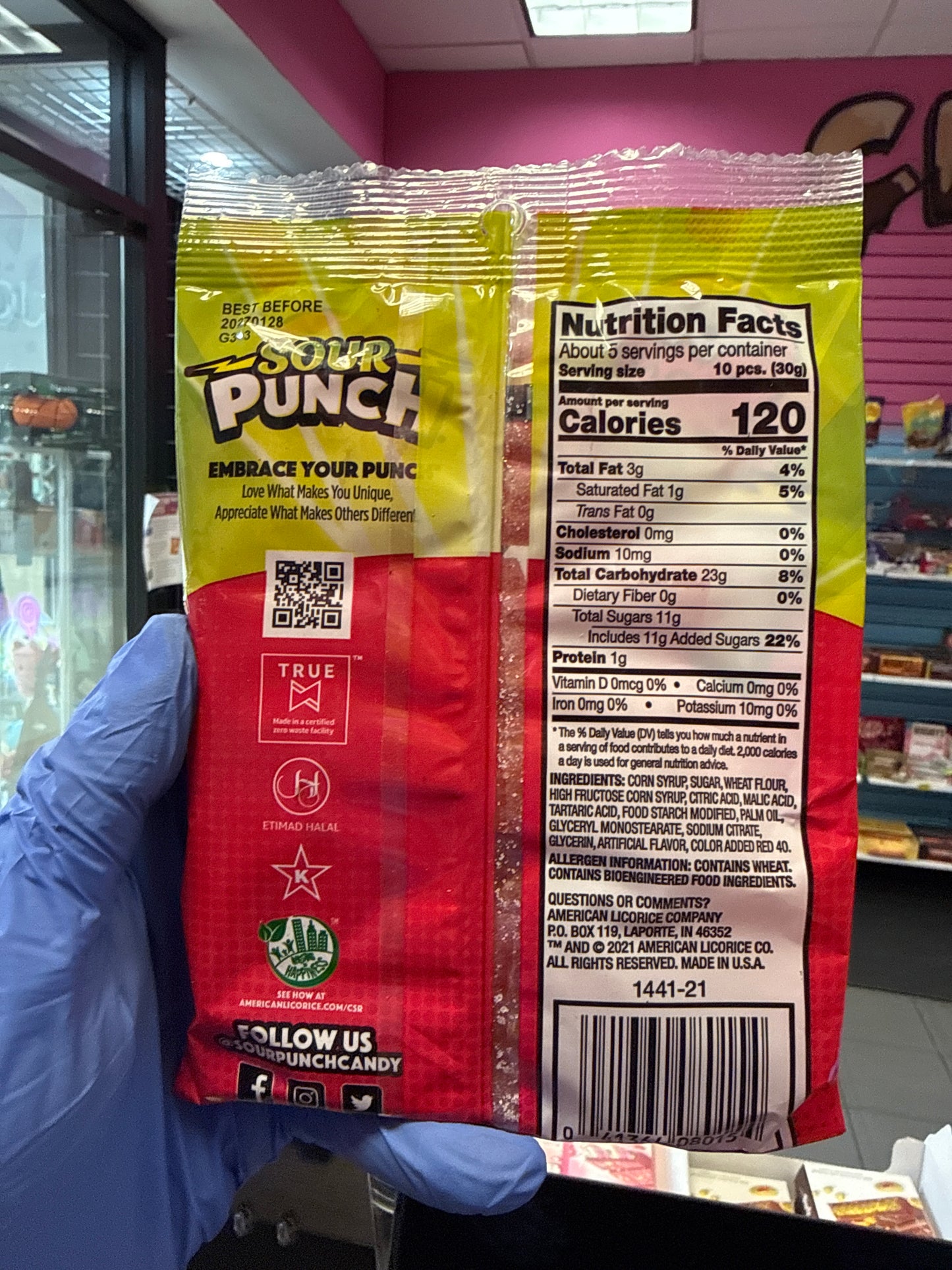 Sour punch bites strawberry