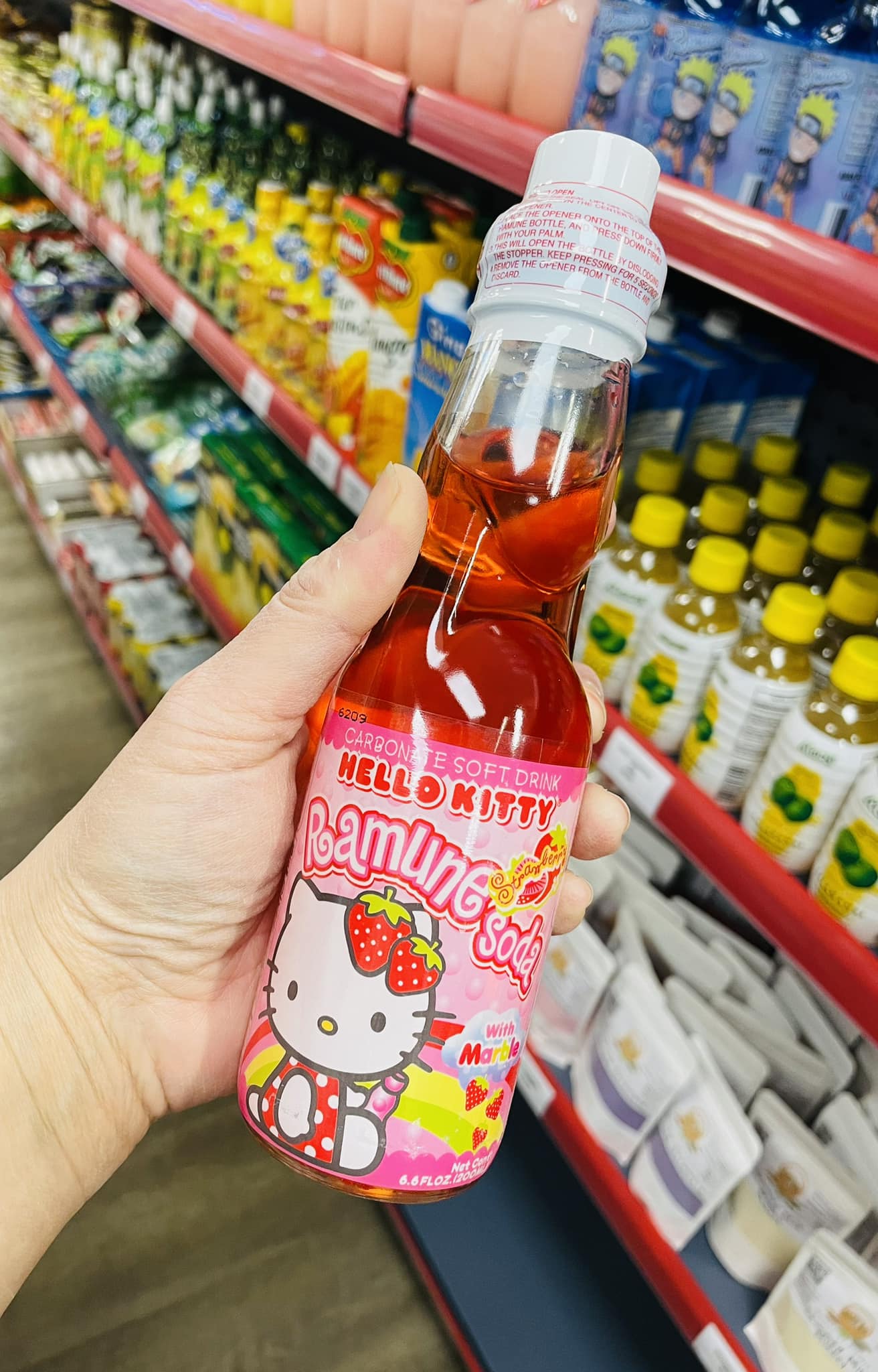 HELLO KITTY RAMUNE STRAWBERRY (JAPAN)