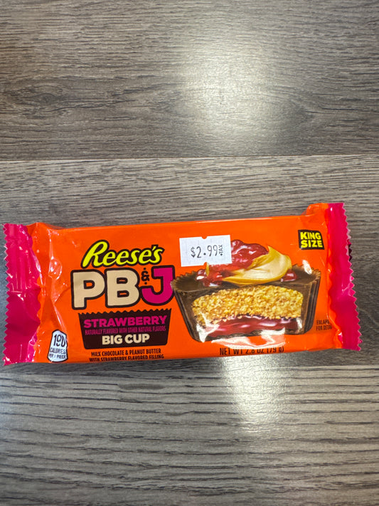 Reese’s PB&J Strawberry Big Cup