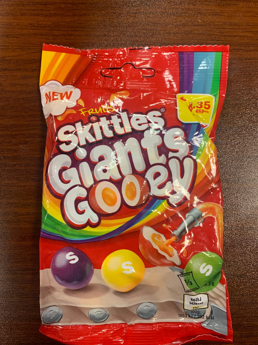 SKITTLES GIANTS GOOEY 109gms  (UK)