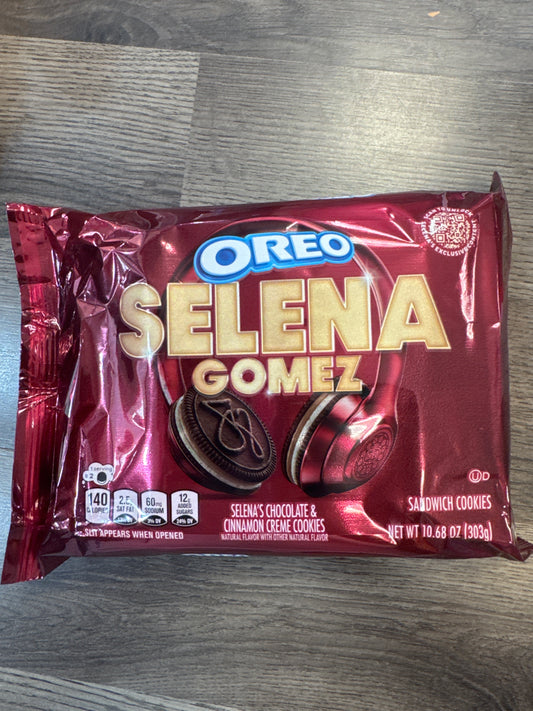 Oreo Sandwich cookie X Selena Gomez