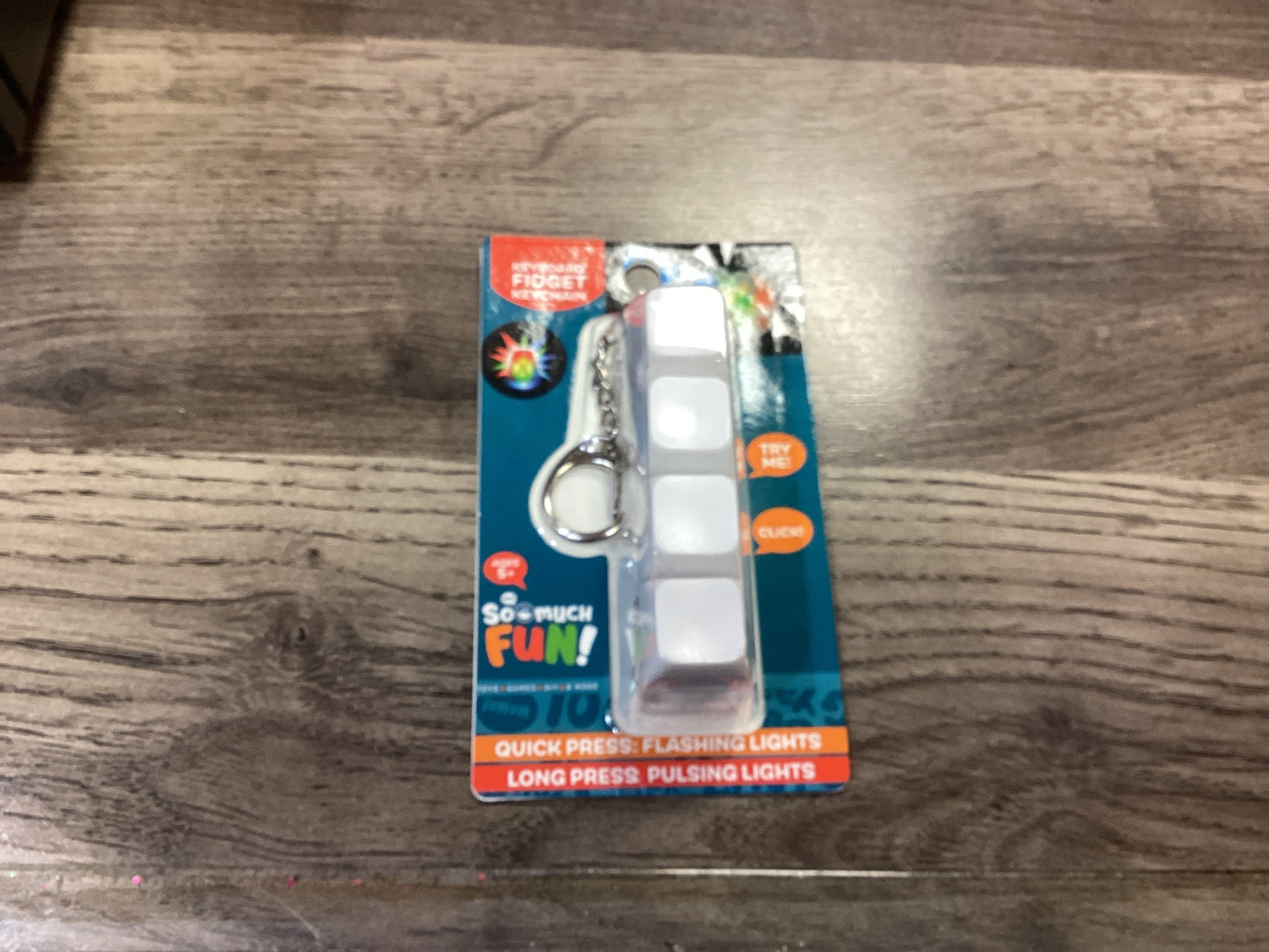 Keyboard fidget keychain