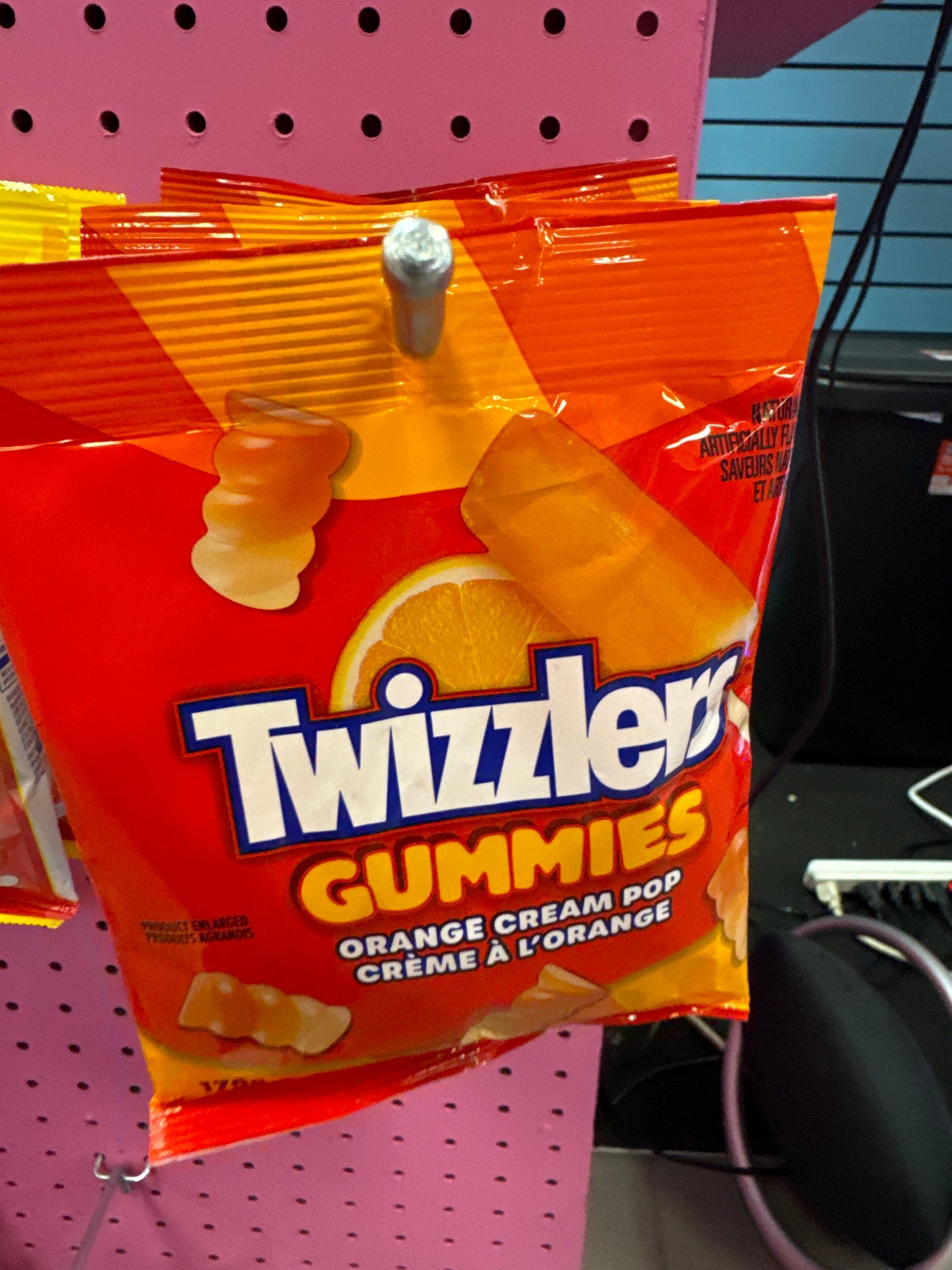 TWIZZLERS GUMMIES ORANGE CREME (USA)
