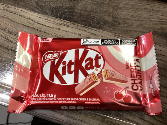 Kitkat crerry Brazil