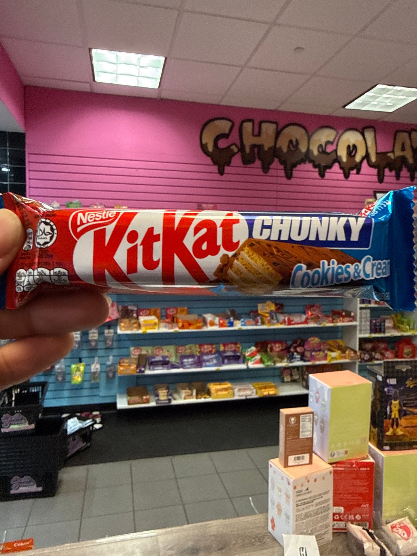KITKAT COOKIES & CREAM (Malaysia)