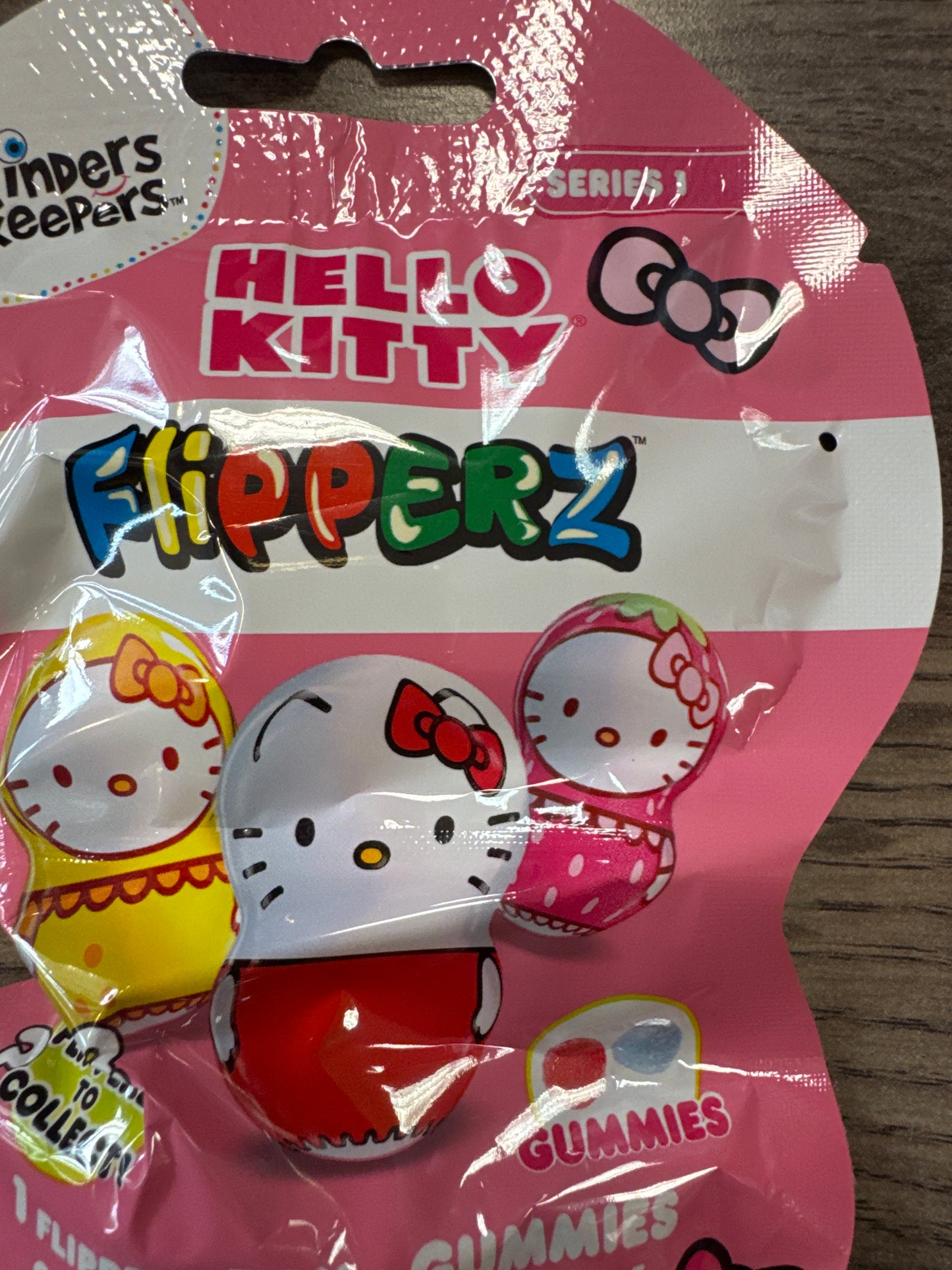Hello Kitty Flipperz With Gummy