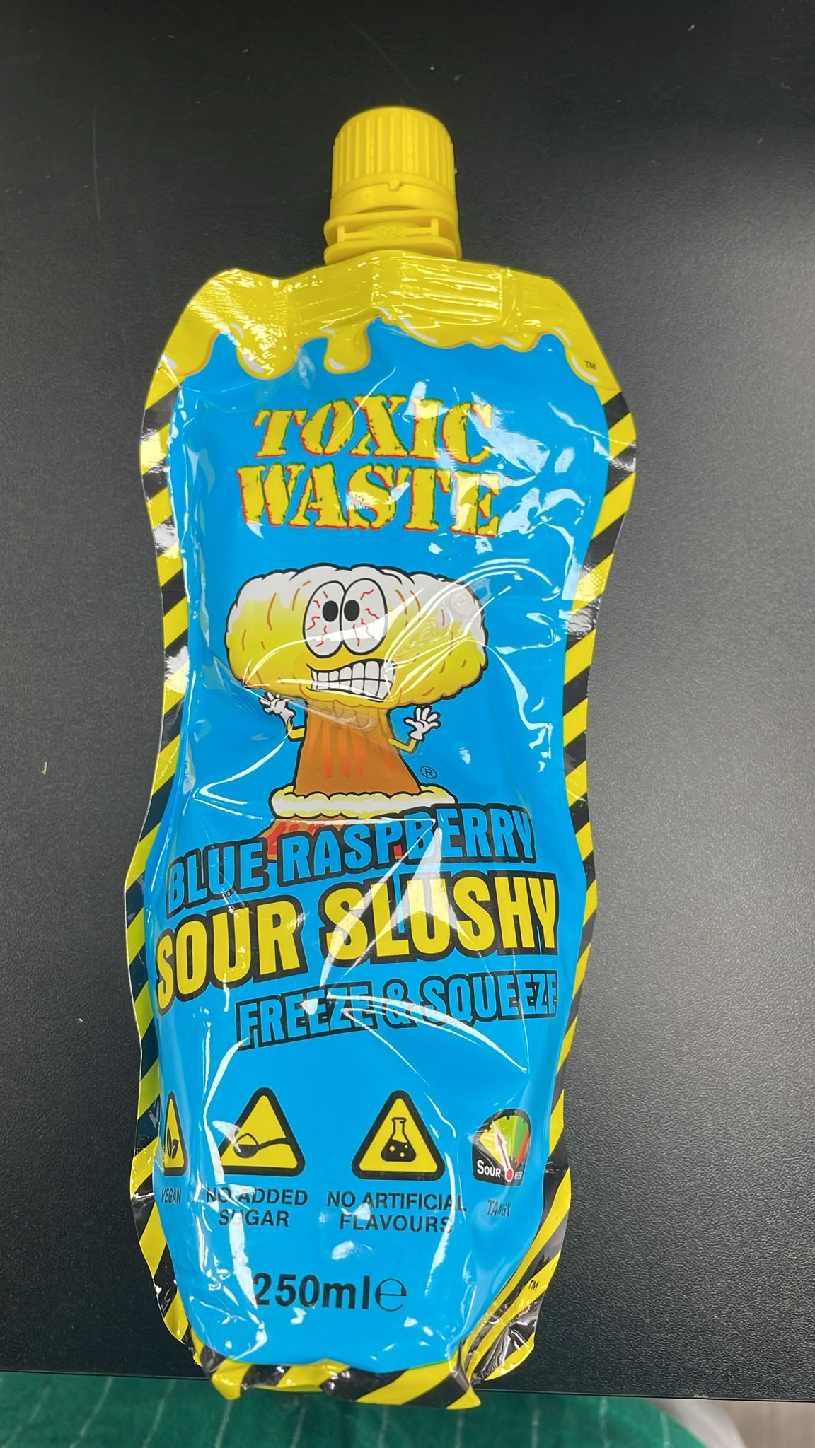 TOXIC WASTE FREEZE SQUEEZE BLUE RASPBERRY (UK)